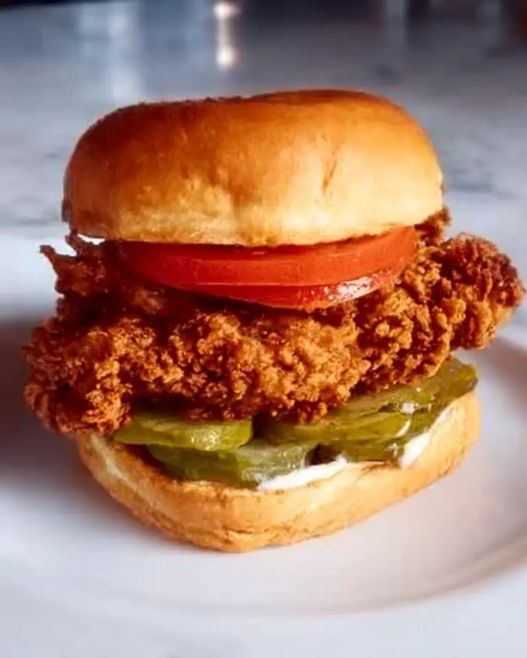 Juicy Grilled Chicken Sandwich with Fresh Lettuce and Tomato Recipe